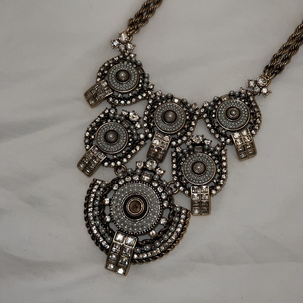 Statement Necklace - Picture 5 of 8